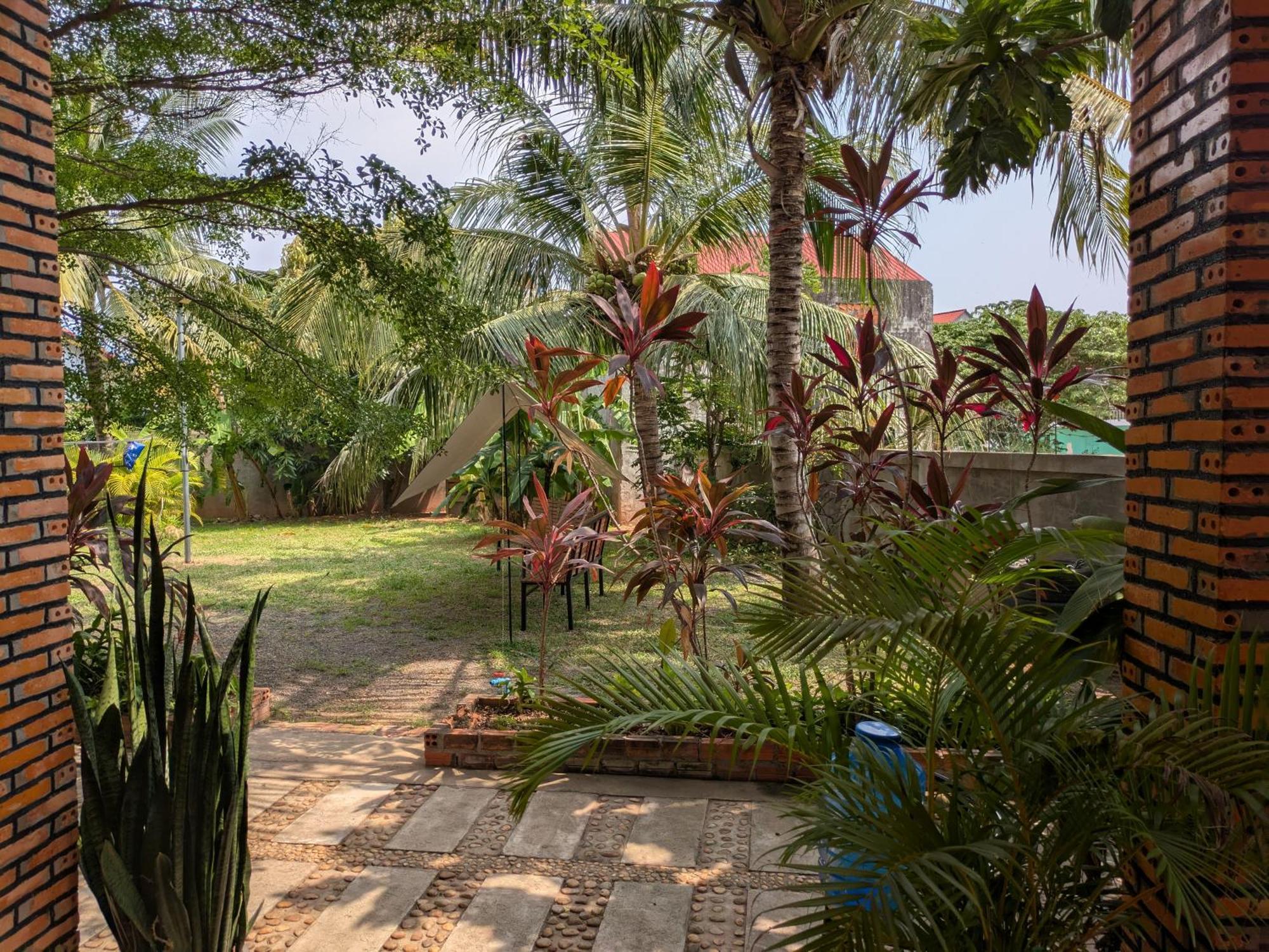 Coconut Lodge Kampot Exterior photo